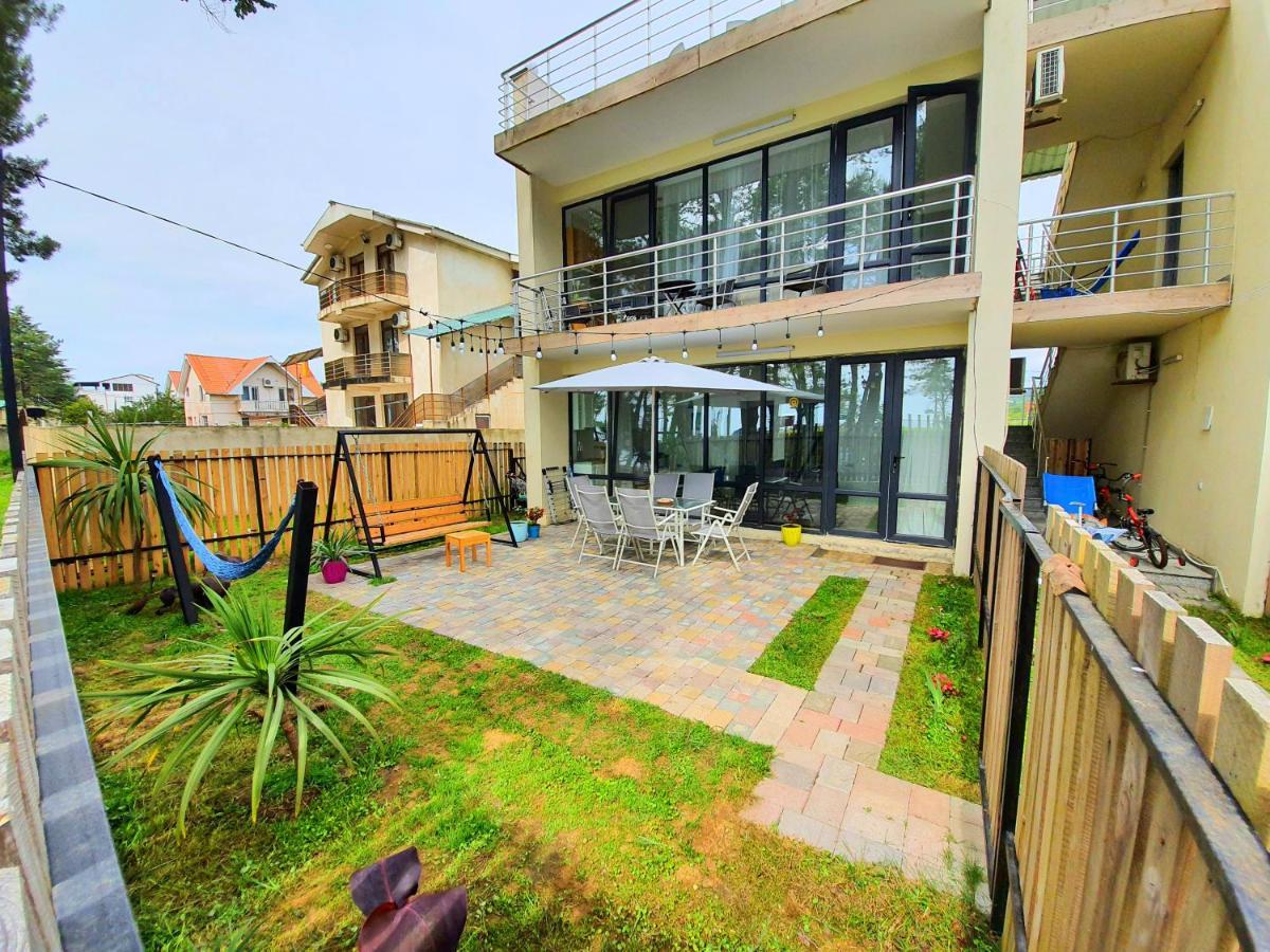Beachfront Apartments ,,Kapro-One,, Урекі Екстер'єр фото