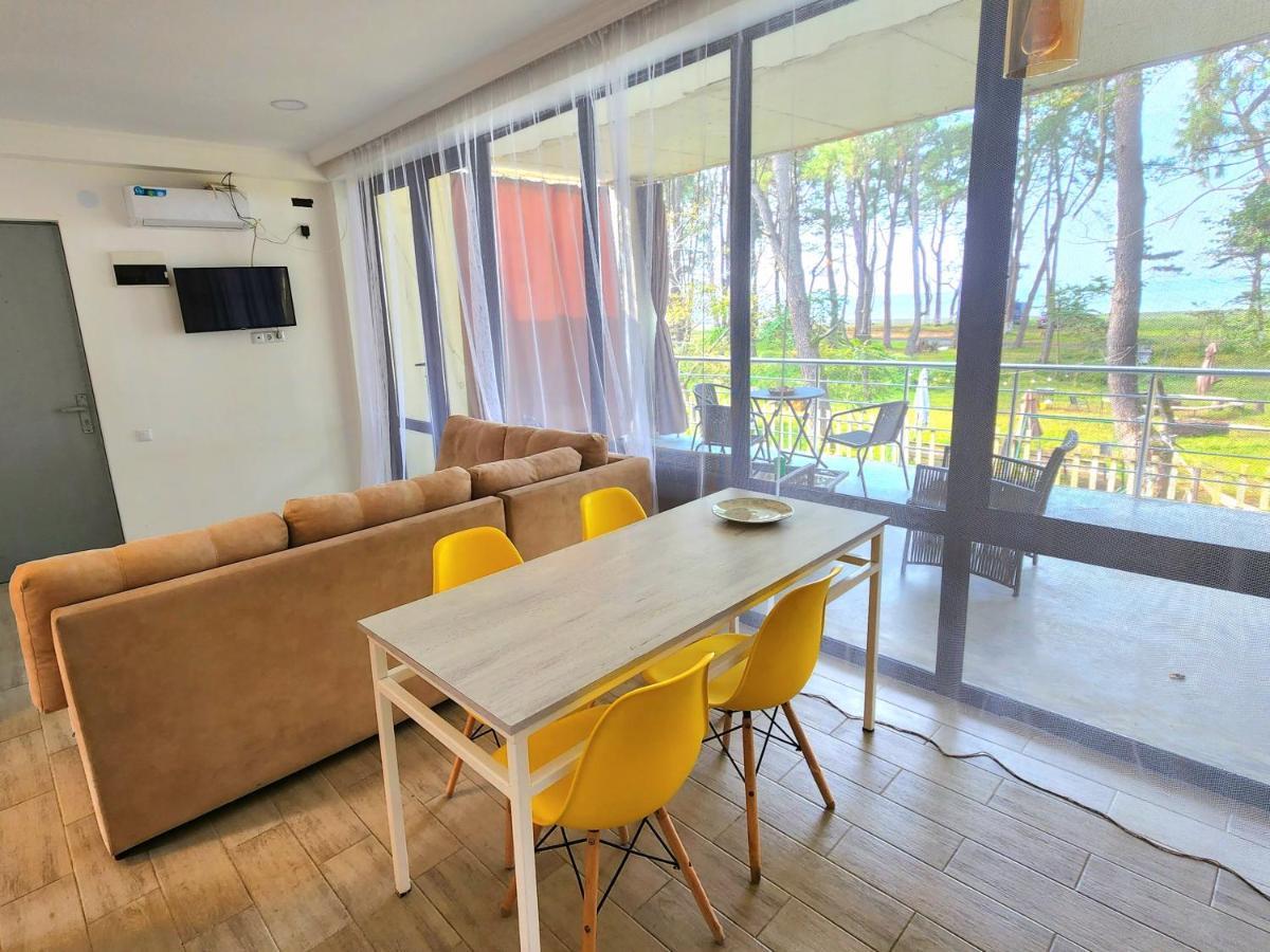 Beachfront Apartments ,,Kapro-One,, Урекі Екстер'єр фото